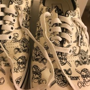 Vans Era Pirate Skulls